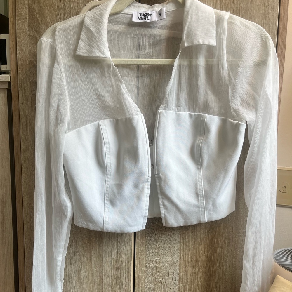 Tiger Mist hook and eye front crop top GREAT SUPPORT
